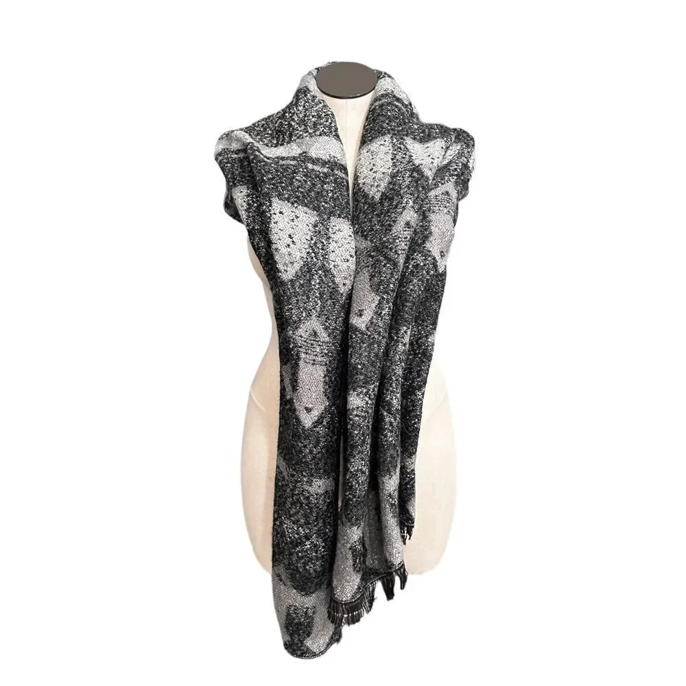 Sleeping On‎ Snow Women’s Gray Geometric Pattern Winter Scarf